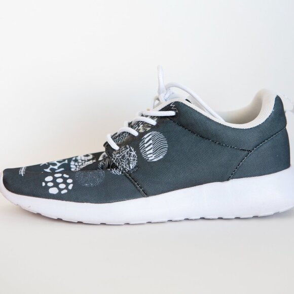 Black and White Blurryface Tennis Shoes - Size 9 - Picture 2 of 5